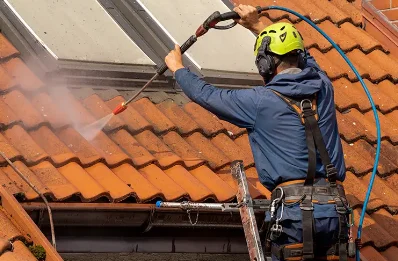 Démoussage et hydrofuge de toiture à Liausson